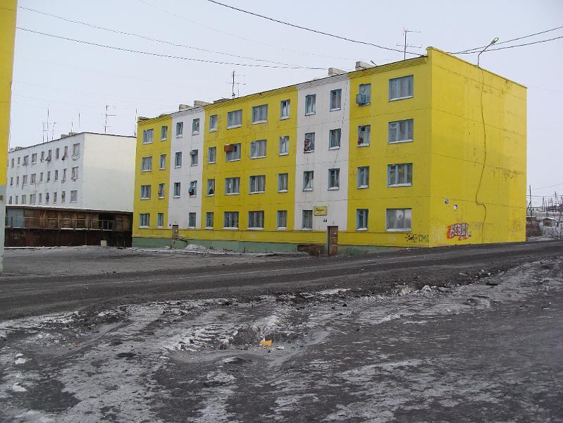 chersky 15.3 town and road 012.jpg